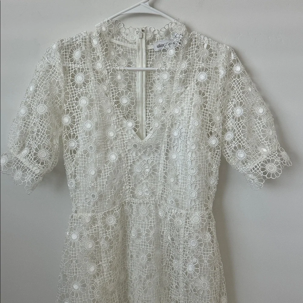 Alice McCall White Floral Eyelet Lace Mini Dress Size: 6